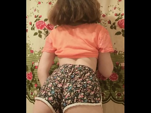 ❤️ Сексуальная юная малышка делает стриптиз снимая свои шортики на камеру ❌ Домашнее порно у нас